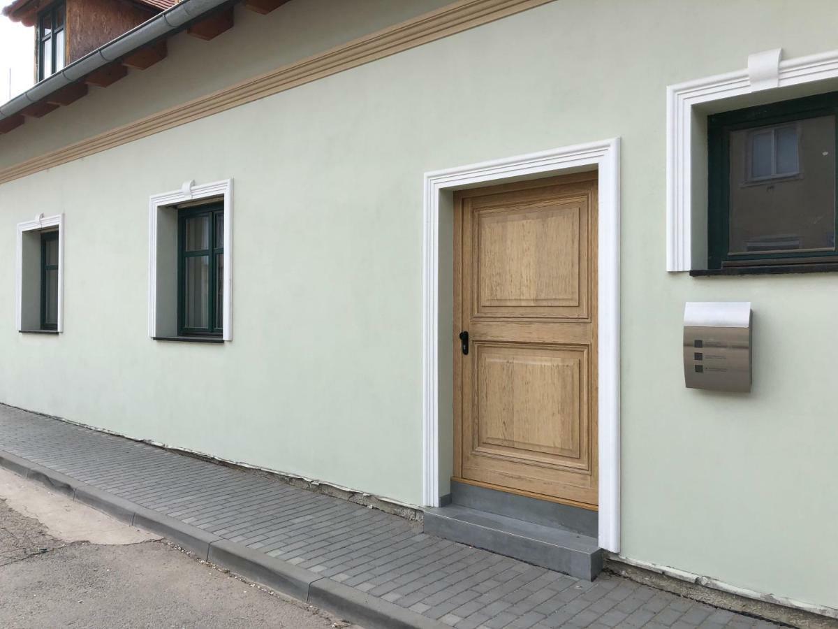 Penzion Za radnicí Valtice Exterior foto